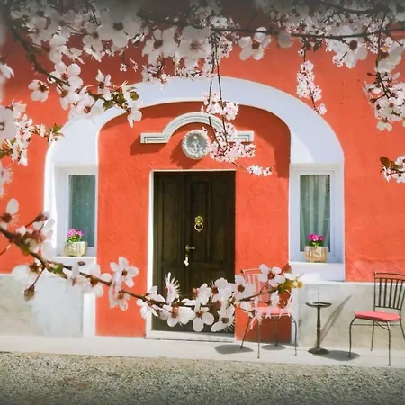 Charme Of Capannina Гостевой дом Нови-Лигуре